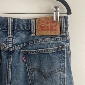 Women’s baggy Levi jeans